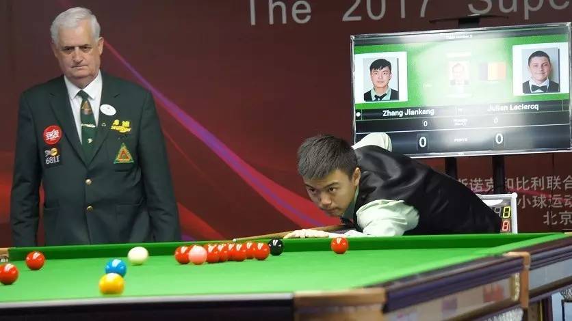 着游泳运动 着游泳运动